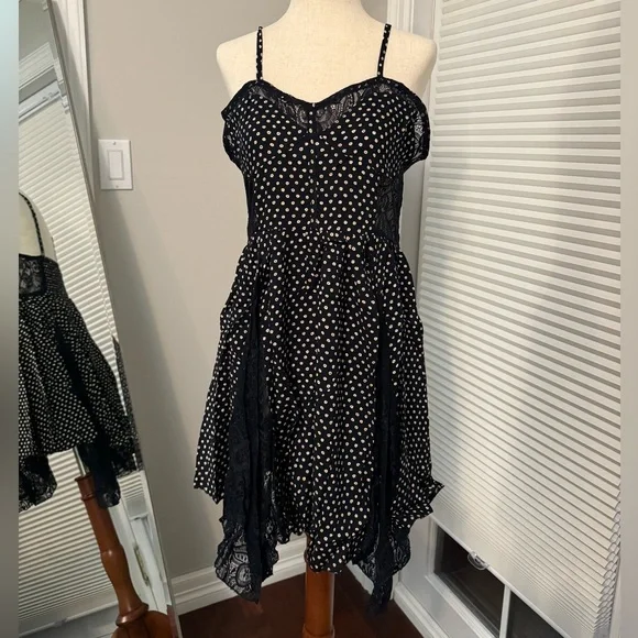Catch Me | Navy Blue and White Flower Polka Dotted Summer Dress | Medium - Picture 2 of 11